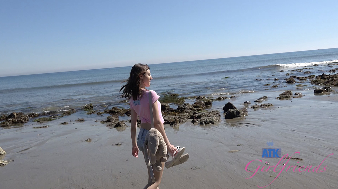 Julia James Paradise Cove Part 1